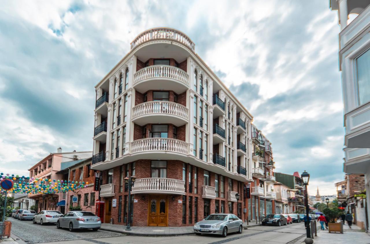 Hotel London Batumi Exterior photo